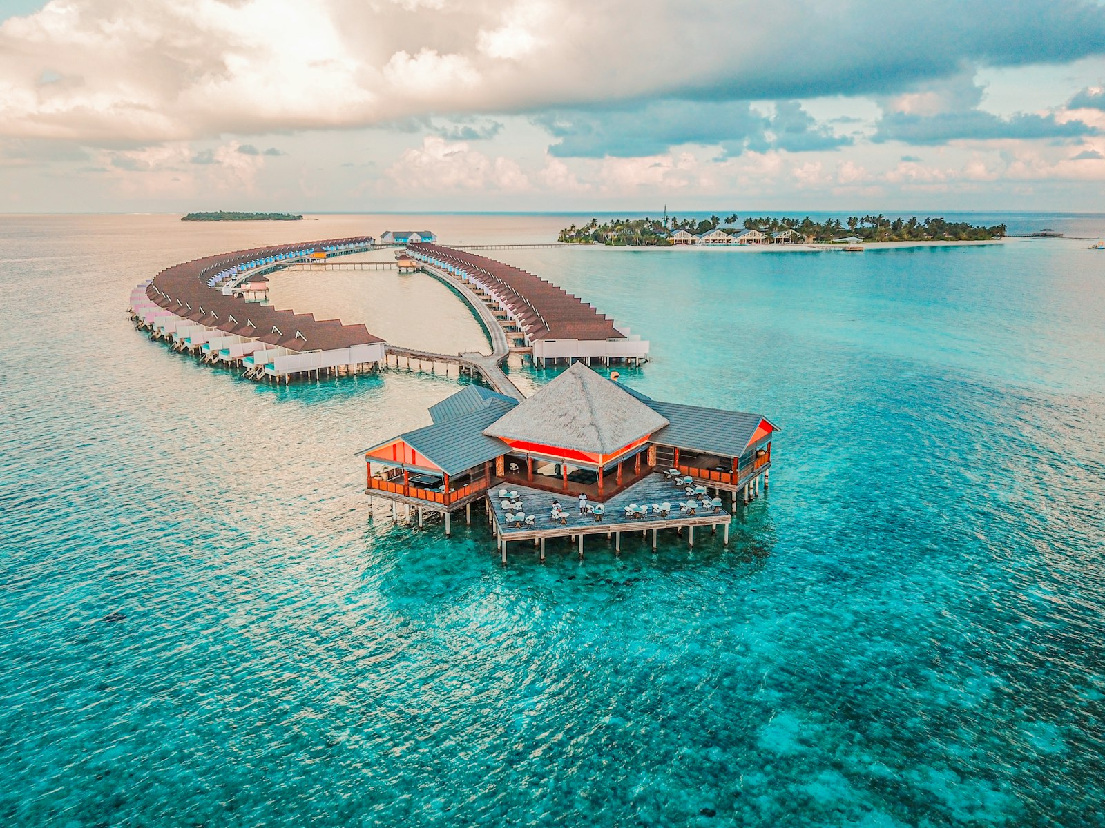 Hon Tam Island